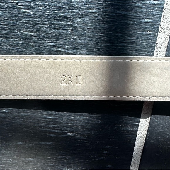 NEXT TO NEW COACH LEATHER BELT WITH SOLID BRASS BUCKLE. SIZE 2XL OR 44’ BEIGE - Picture 7 of 11